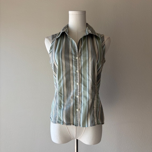 old navy sleeveless stretchy stripped button front shirt - Picture 2 of 5